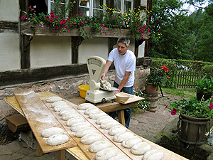 Schwarzw�lder Holzofenbrot