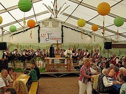 kumenischer Gottesdienst im Festzelt