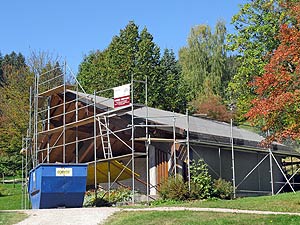 Dach der Konzertmuschel wird repariert