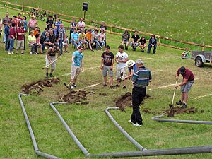 Grabenhacken beim Bachfest