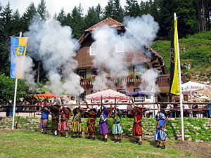 Fahnenweihe im Bernecktal