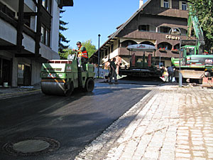 Arbeiten am Dorfplatz-Hauptsammler