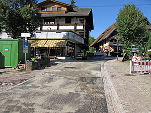 Arbeiten am Dorfplatz-Hauptsammler