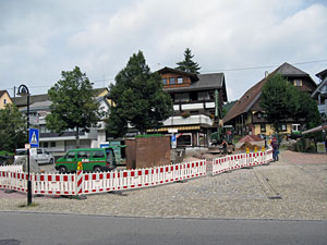 Arbeiten am Dorfplatz-Hauptsammler