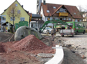 Arbeiten am Dorfplatz-Hauptsammler