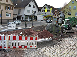 Arbeiten am Dorfplatz-Hauptsammler