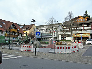 Arbeiten am Dorfplatz-Hauptsammler