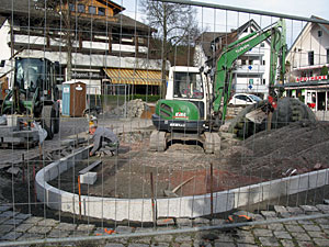 Arbeiten am Dorfplatz-Hauptsammler