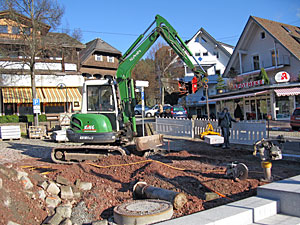 Arbeiten am Dorfplatz-Hauptsammler