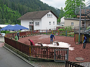 Außenanlagen am Heimathaus werden gerichtet