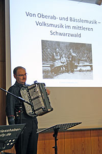 Hausmusikaustellung im Heimathaus eröffnet