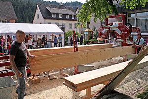 Holztag im Heimathaus