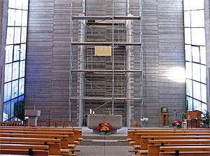 Neue Orgel wird aufgebaut Neue Orgel wird aufgebaut