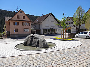 Dorfplatz neu gestaltet