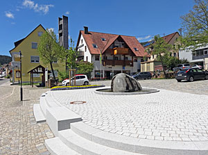 Dorfplatz neu gestaltet