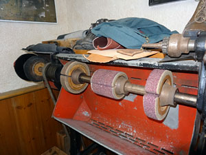 Beim Schuhmacher im Heimathaus