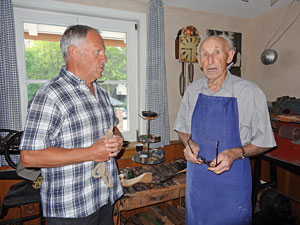 Beim Schuhmacher im Heimathaus