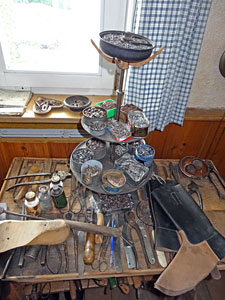Beim Schuhmacher im Heimathaus