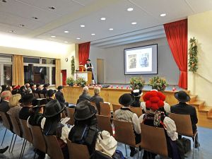 Heimathaus Trachtenbuch wird vorgestellt