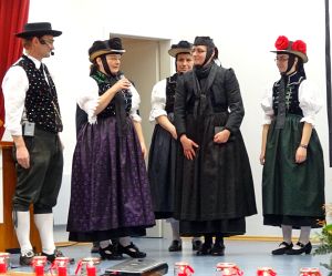 Heimathaus Trachtenbuch wird vorgestellt