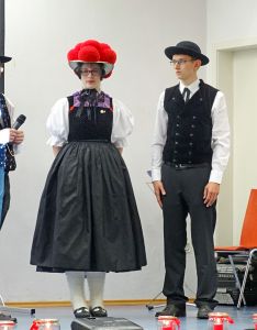 Heimathaus Trachtenbuch wird vorgestellt