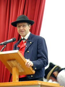 Heimathaus Trachtenbuch wird vorgestellt
