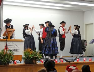 Heimathaus Trachtenbuch wird vorgestellt