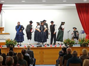 Heimathaus Trachtenbuch wird vorgestellt