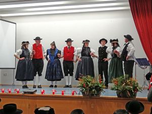 Heimathaus Trachtenbuch wird vorgestellt