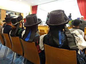Heimathaus Trachtenbuch wird vorgestellt