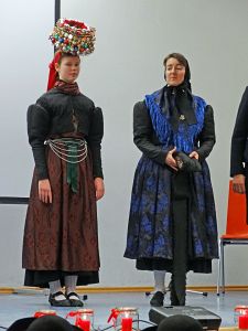 Heimathaus Trachtenbuch wird vorgestellt