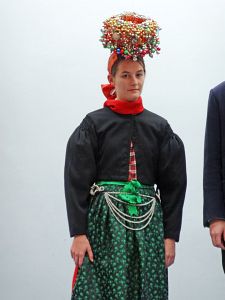 Heimathaus Trachtenbuch wird vorgestellt