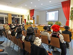 Heimathaus Trachtenbuch wird vorgestellt