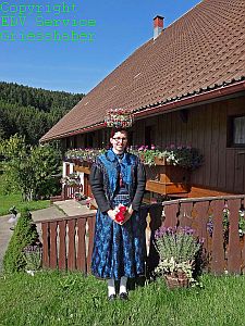 Bilder der Tennenbronner Tracht