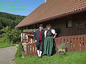 Bilder der Tennenbronner Tracht
