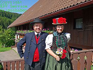 Bilder der Tennenbronner Tracht
