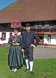 Bilder der Tennenbronner Tracht