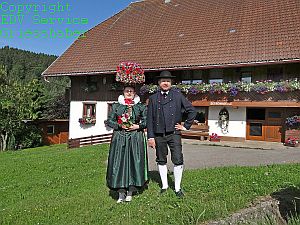 Bilder der Tennenbronner Tracht