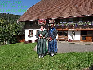Bilder der Tennenbronner Tracht