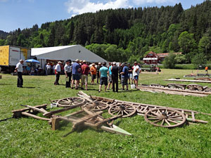 Waldfest Unterschiltach - Heuwagen aufbauen