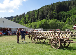 Waldfest Unterschiltach - Heuwagen aufbauen