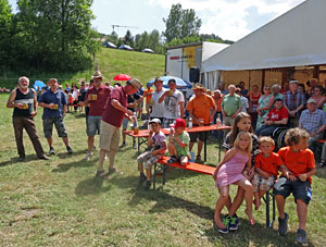 Waldfest Unterschiltach - Heuwagen aufbauen