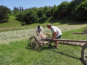 Waldfest Unterschiltach - Heuwagen aufbauen