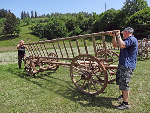 Waldfest Unterschiltach - Heuwagen aufbauen