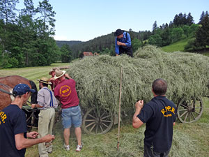 Waldfest Unterschiltach - Heuwagen laden