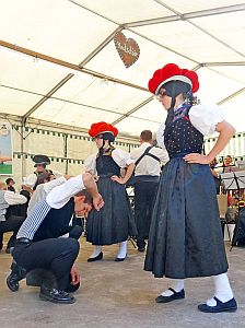 Schwarzwlder Tracht mit Bollenhut in Reichenbach