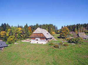 Klausenhof im Herbst