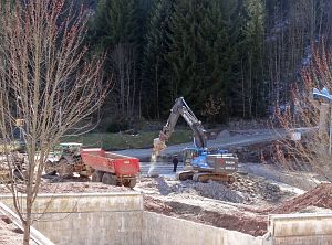 Abrissarbeiten am Schwimmbad