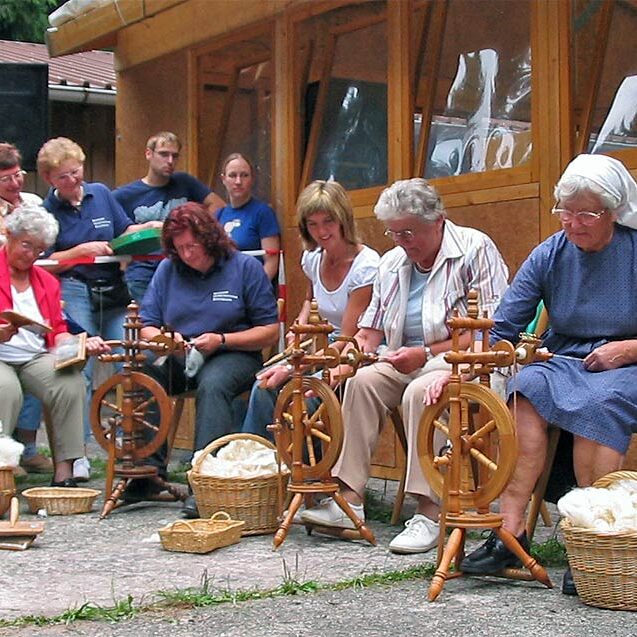 Das Spinnen von Wolle