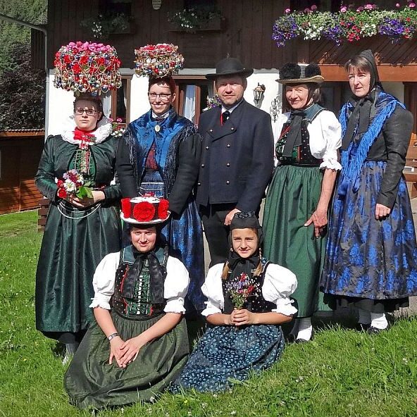 Die tennenbronner Schwarzwald Tracht